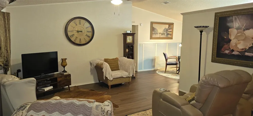 2002 Citation Drive Del Valle TX 78617
