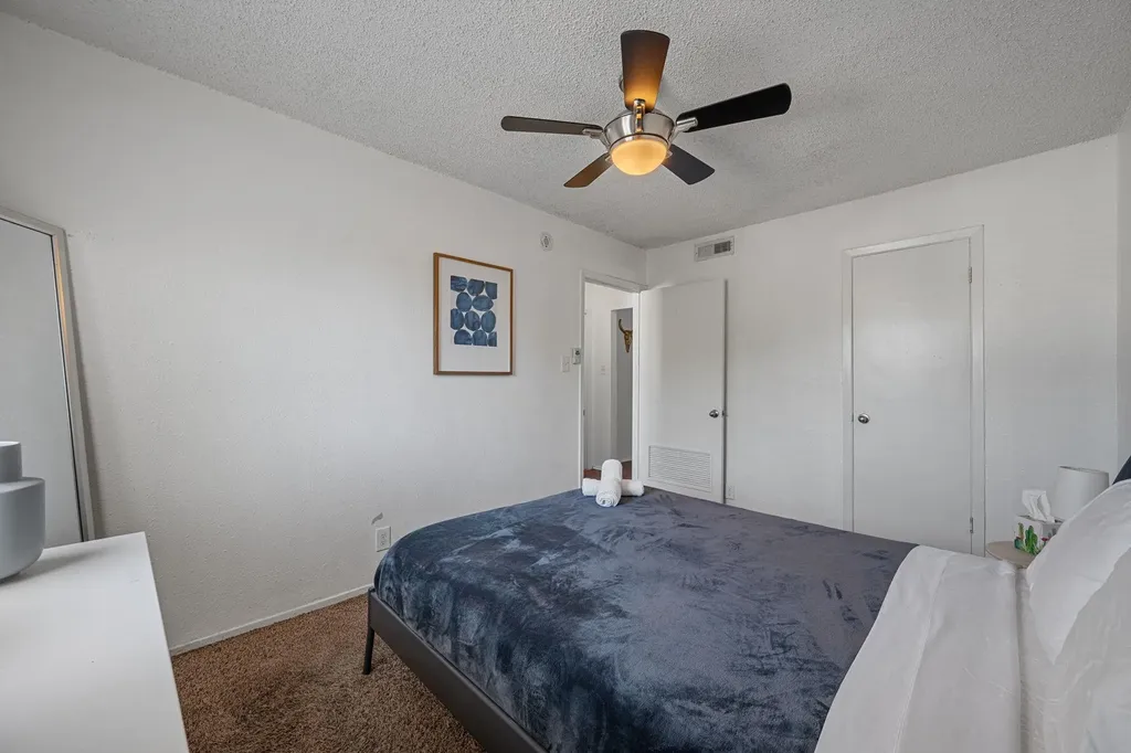 2401 Manor Road Austin TX 78722