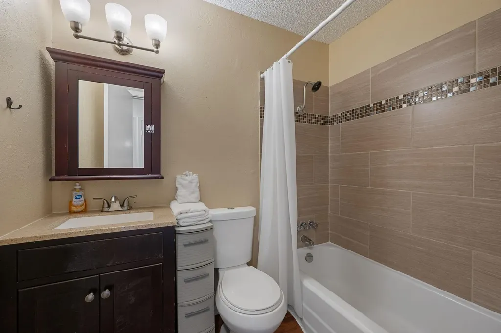 2401 Manor Road Austin TX 78722