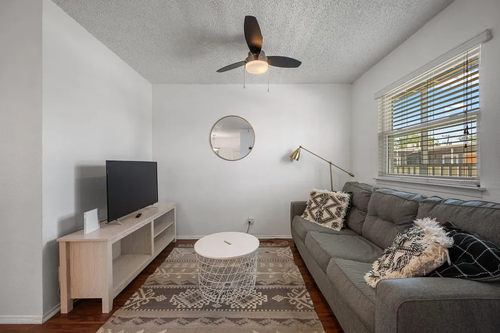 2401 Manor Road Austin TX 78722