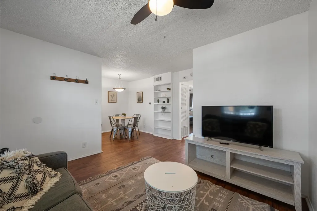 2401 Manor Road Austin TX 78722