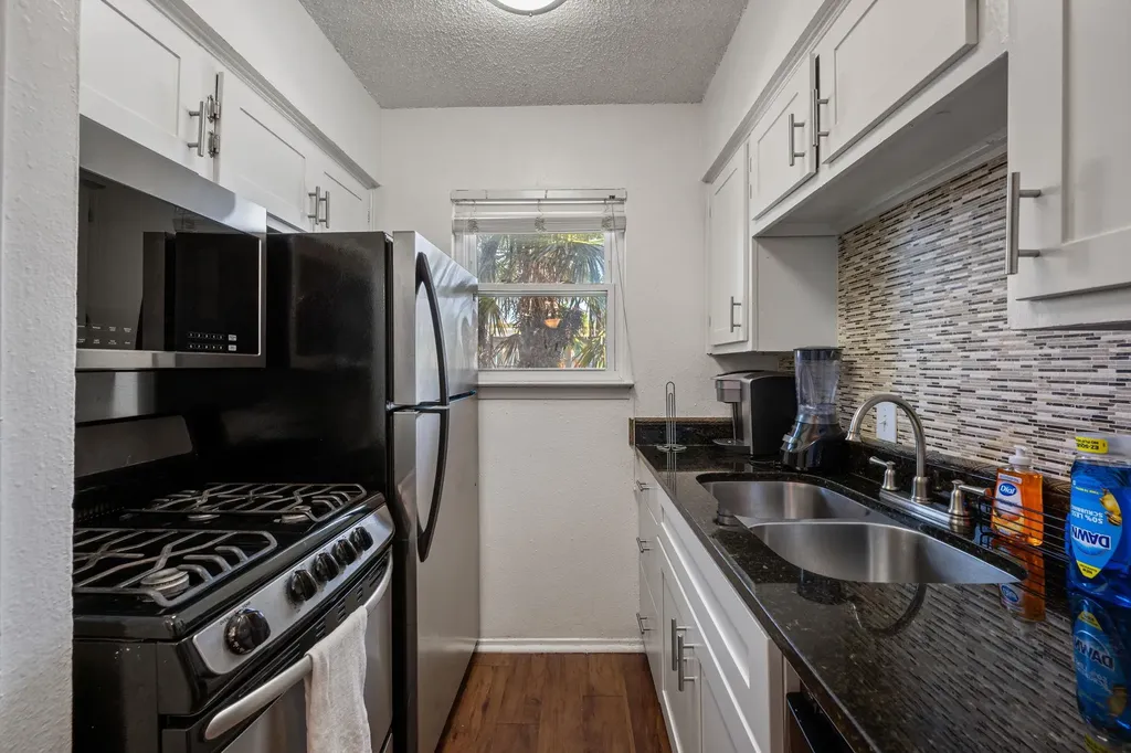 2401 Manor Road Austin TX 78722