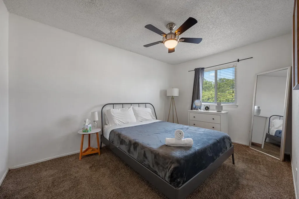 2401 Manor Road Austin TX 78722