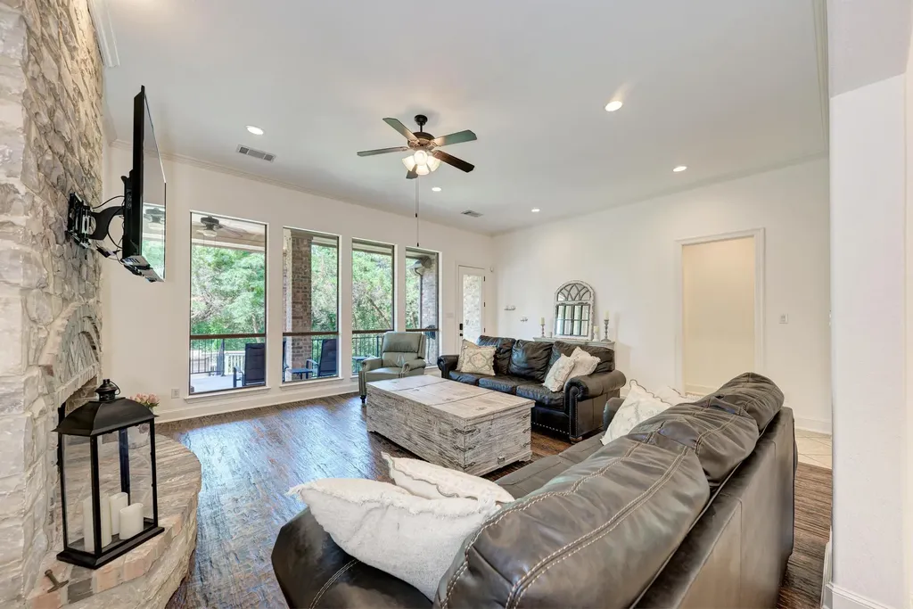 12801 Arbor Lake Cove Austin TX 78732