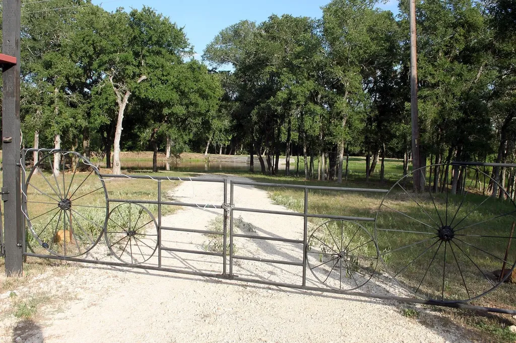 900 Old Lytton Springs Road Lockhart TX 78644