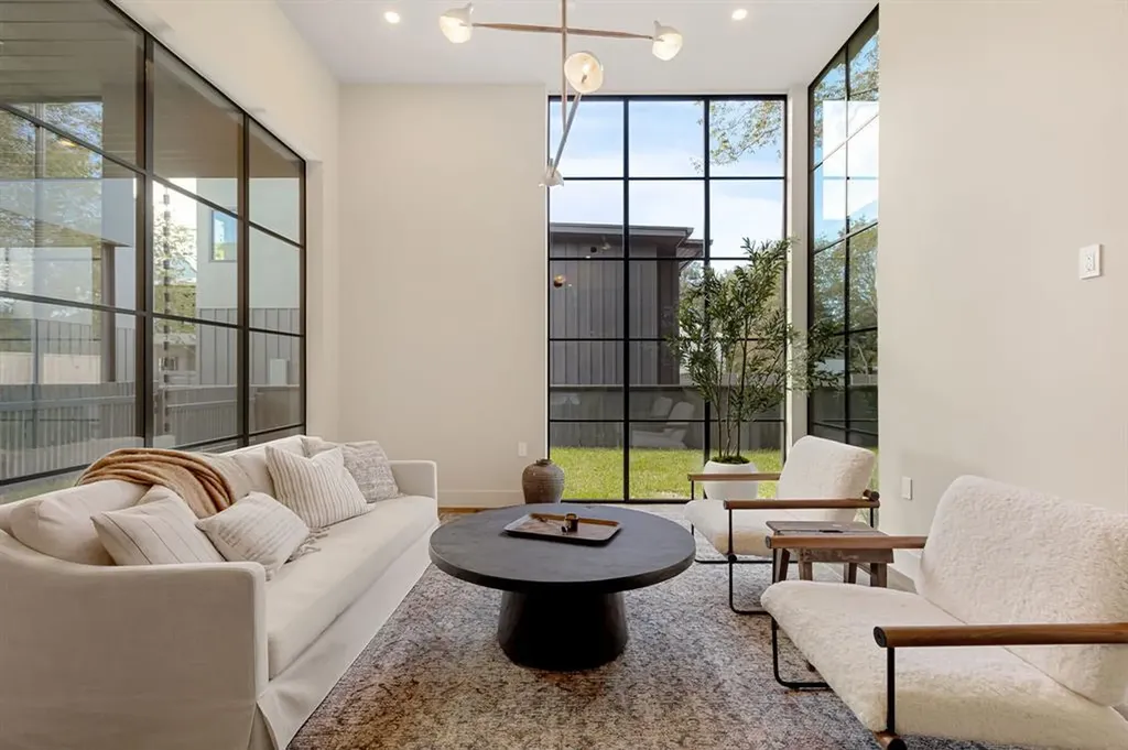 4414 Banister Lane Austin TX 78745