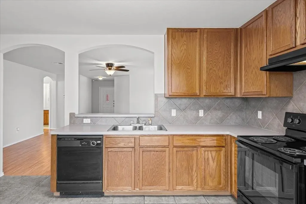 610 Sherry Drive Leander TX 78641