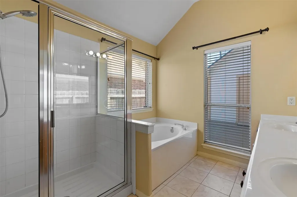 6814 Thistle Hill Way Austin TX 78754