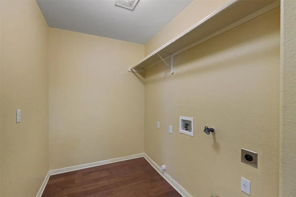 6814 Thistle Hill Way Austin TX 78754