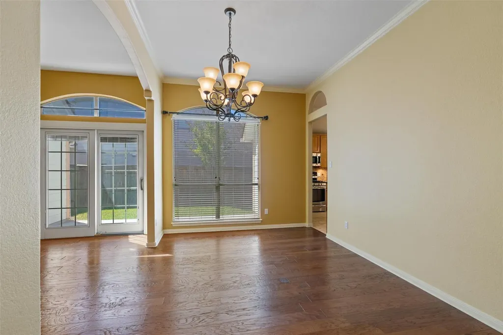 6814 Thistle Hill Way Austin TX 78754