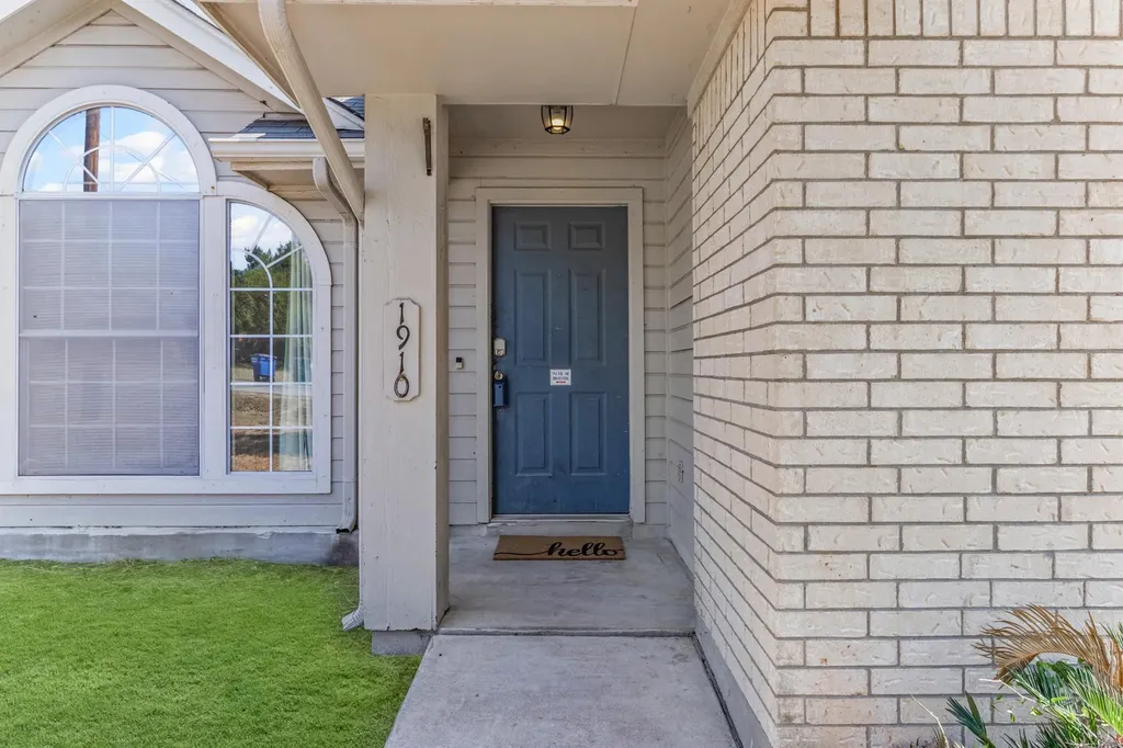 1910 Ireland Drive Leander TX 78641