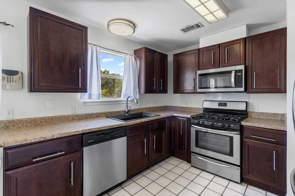 1910 Ireland Drive Leander TX 78641