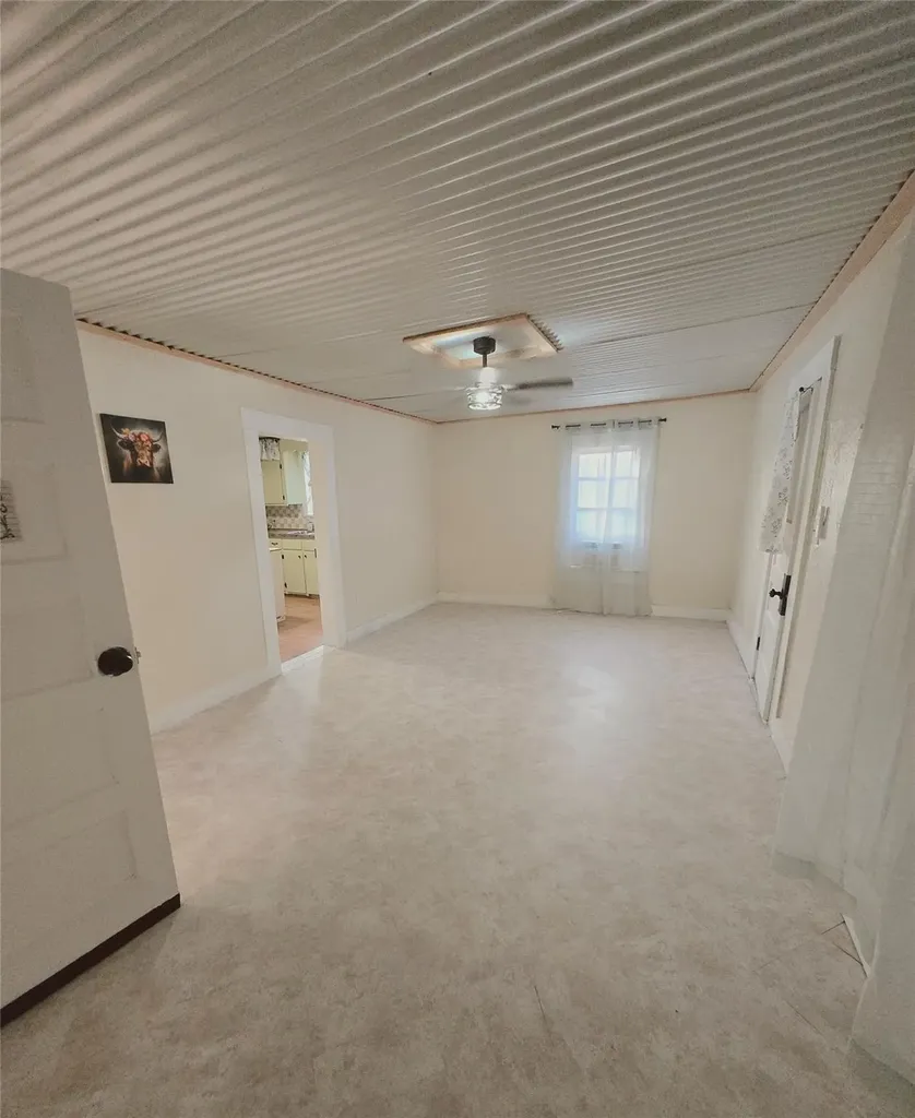 404 N Hill Street Itasca TX 76055