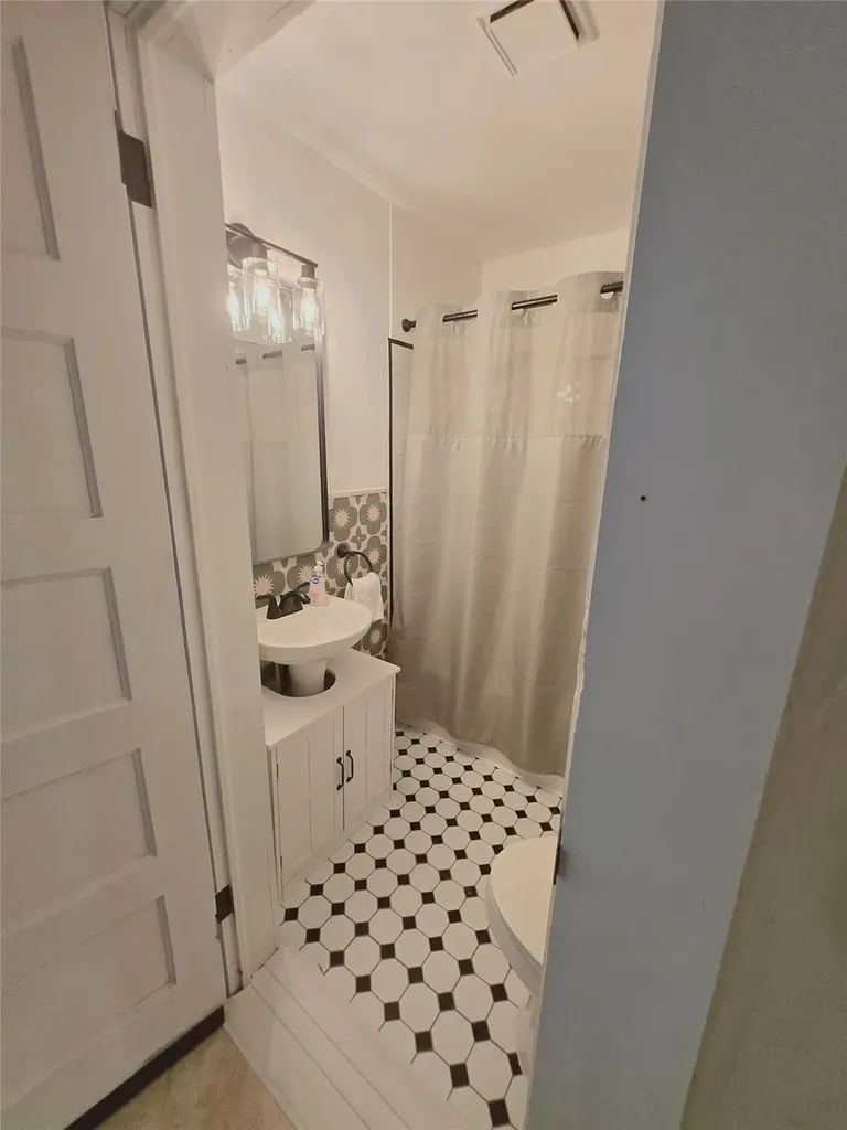 404 N Hill Street Itasca TX 76055