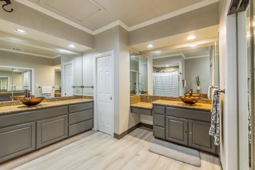 1703 Clubhouse Hill Drive Spicewood TX 78669
