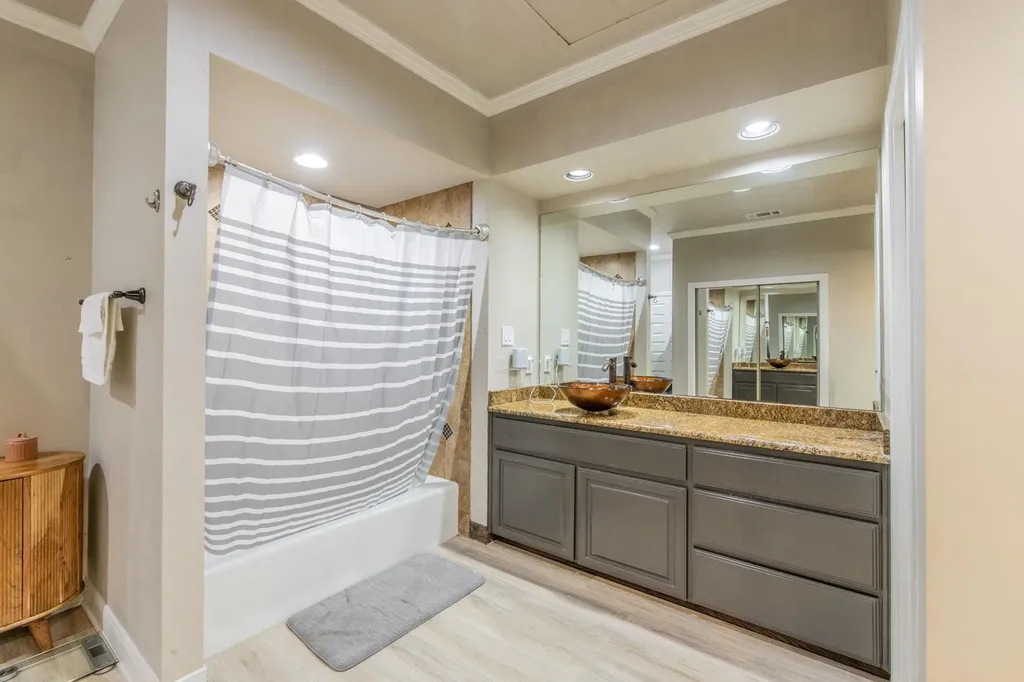 1703 Clubhouse Hill Drive Spicewood TX 78669
