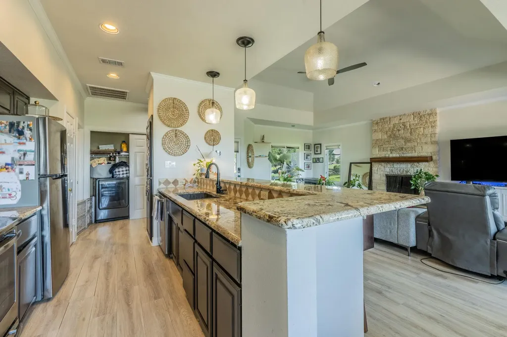 1703 Clubhouse Hill Drive Spicewood TX 78669