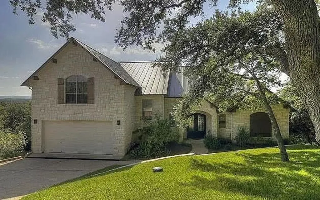 1017 Coventry Road Spicewood TX 78669