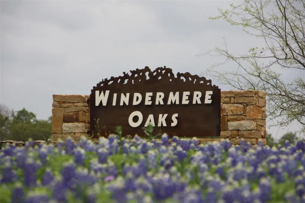 1017 Coventry Road Spicewood TX 78669