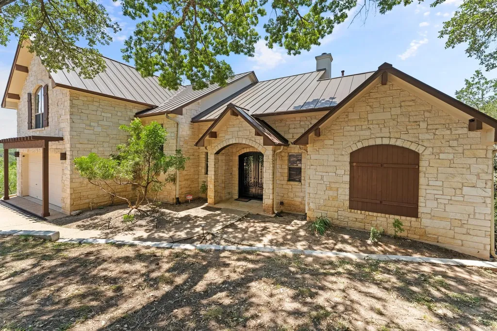 1017 Coventry Road Spicewood TX 78669