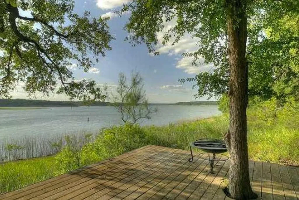 1017 Coventry Road Spicewood TX 78669