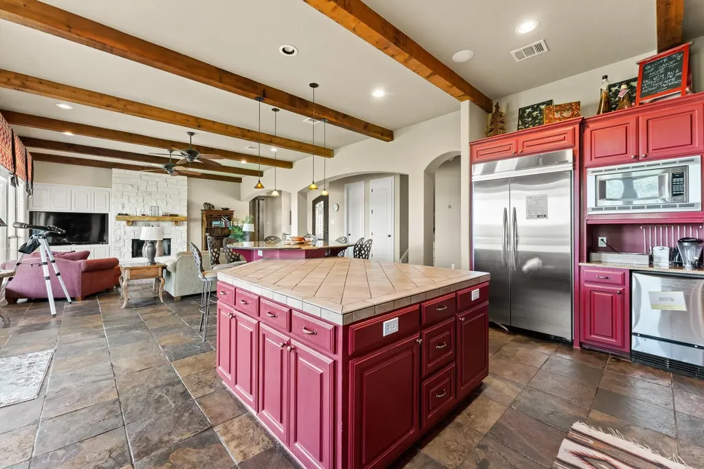 1017 Coventry Road Spicewood TX 78669