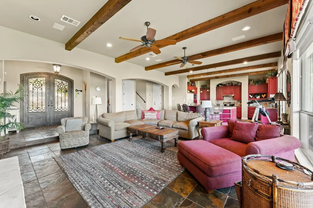 1017 Coventry Road Spicewood TX 78669