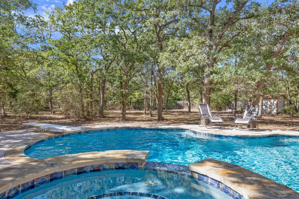 149 Spanish Oak Trail Elgin TX 78621