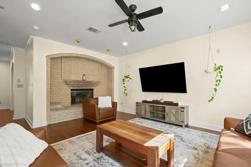 149 Spanish Oak Trail Elgin TX 78621