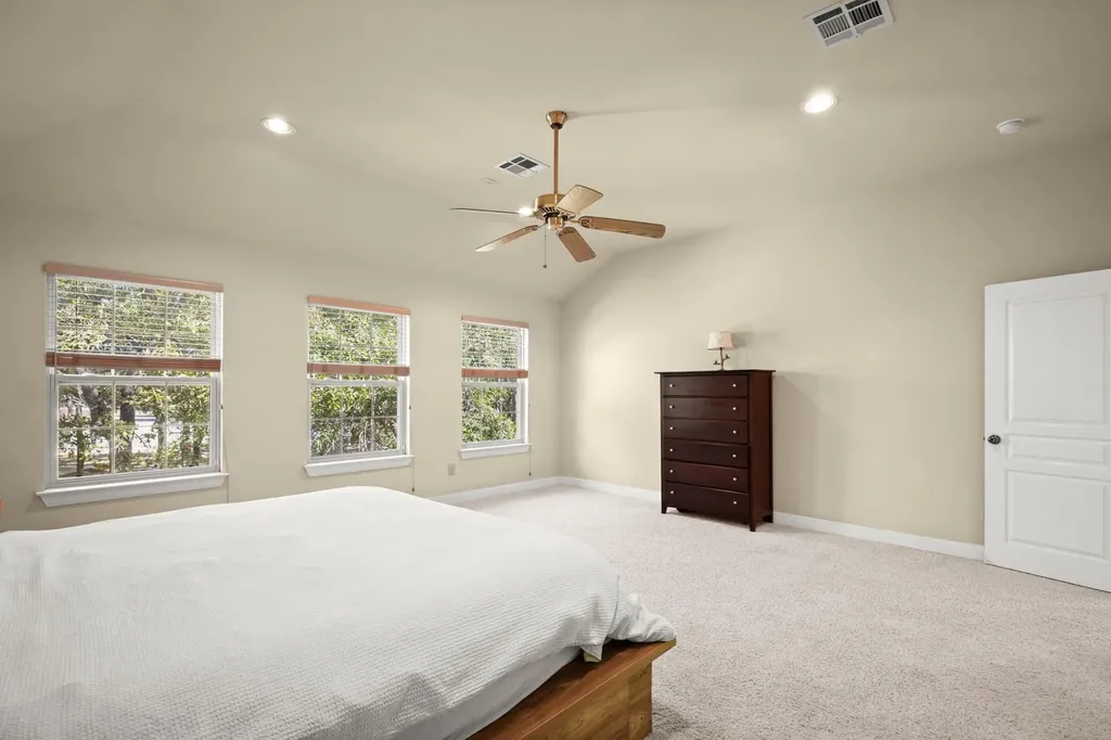 149 Spanish Oak Trail Elgin TX 78621
