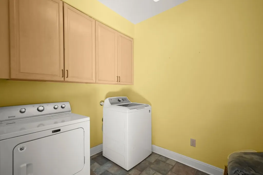 149 Spanish Oak Trail Elgin TX 78621