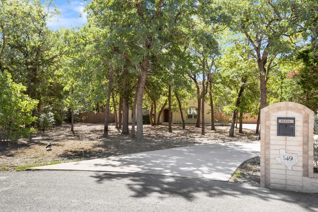 149 Spanish Oak Trail Elgin TX 78621