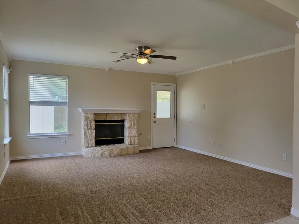 2328 Friarcreek Loop Round Rock TX 78664