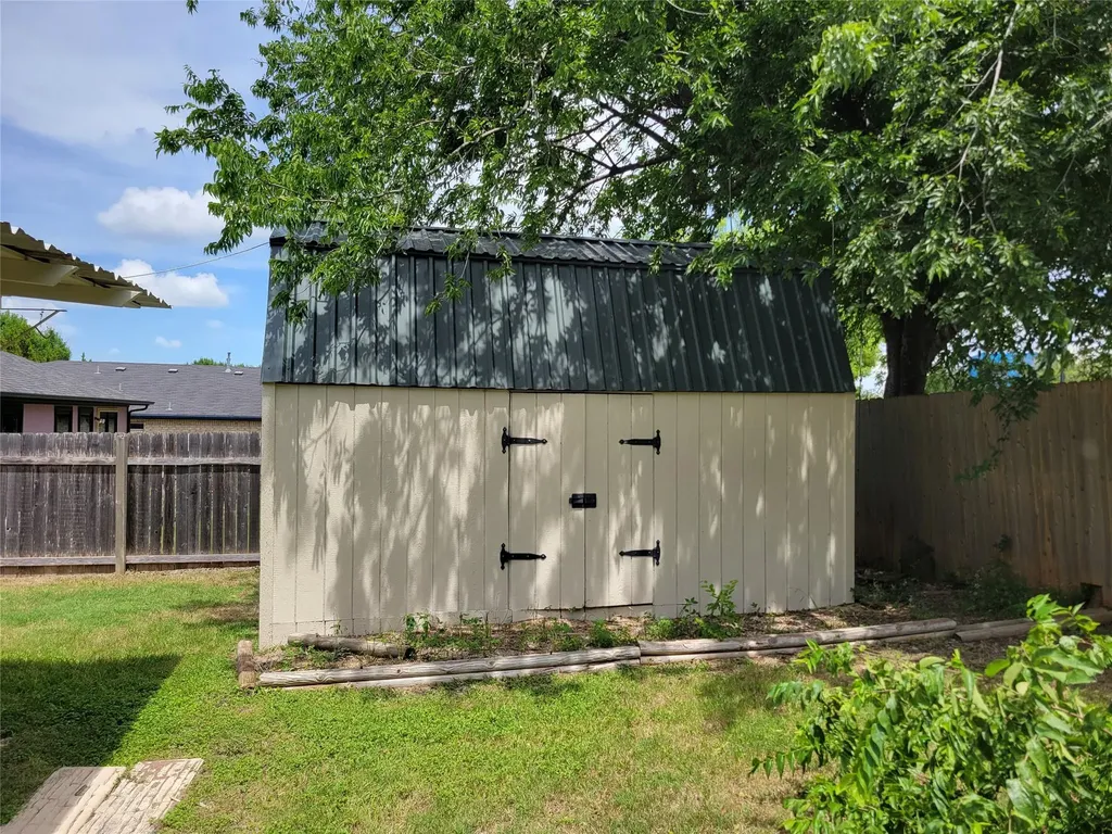 2328 Friarcreek Loop Round Rock TX 78664