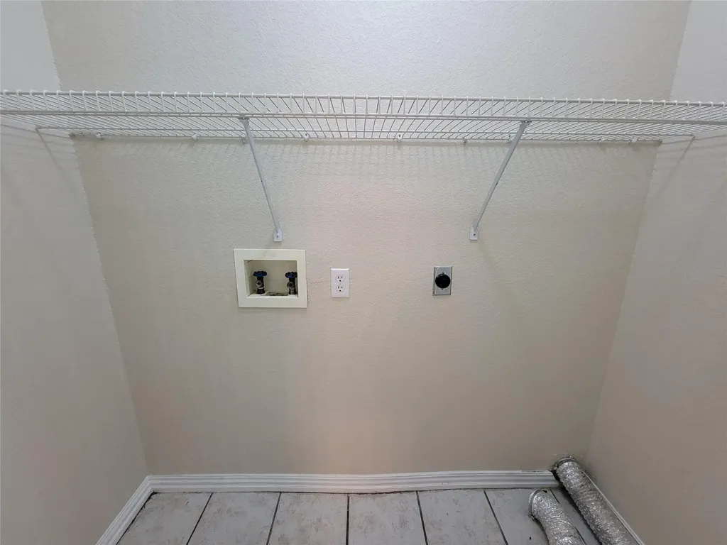 2328 Friarcreek Loop Round Rock TX 78664
