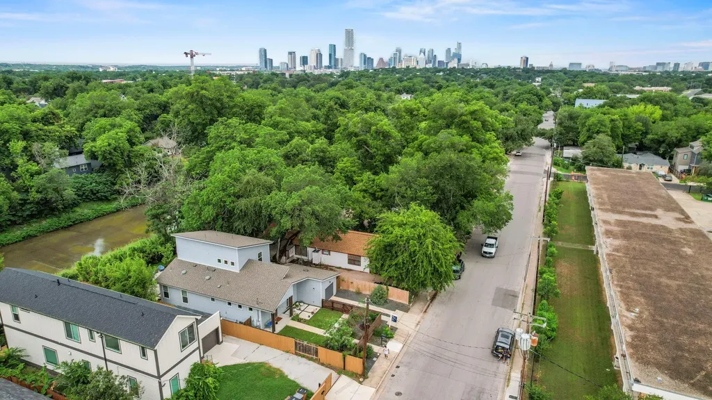 3019 Lyons Road Austin TX 78702
