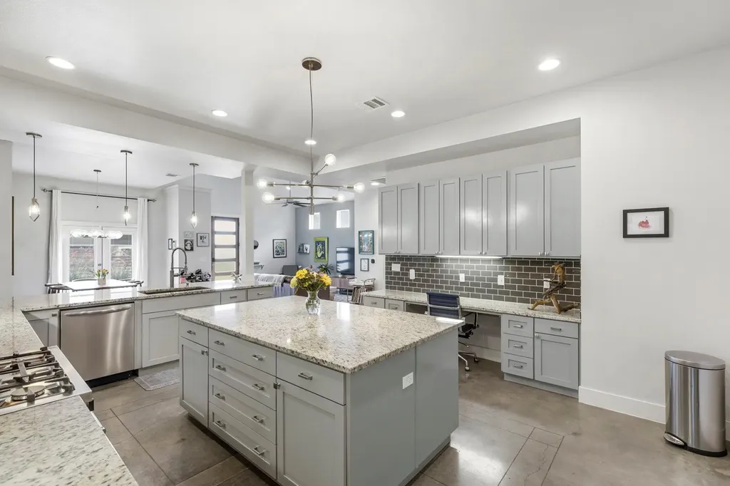 3019 Lyons Road Austin TX 78702
