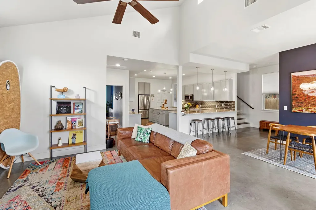 3019 Lyons Road Austin TX 78702