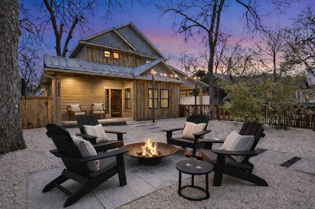 1613 Willow Street Austin TX 78702