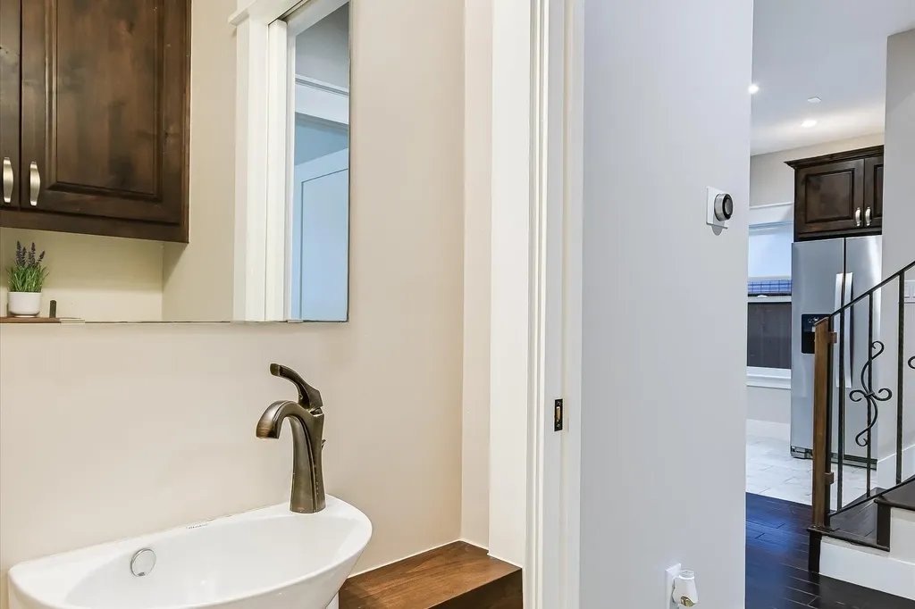1613 Willow Street Austin TX 78702