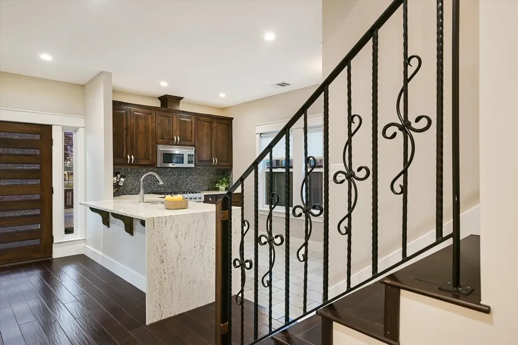 1613 Willow Street Austin TX 78702