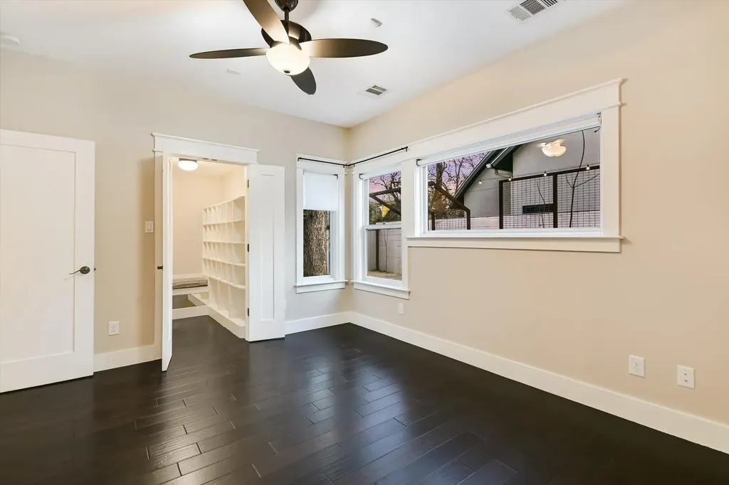 1613 Willow Street Austin TX 78702
