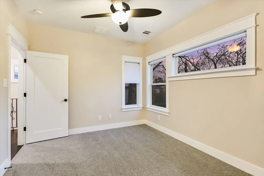 1613 Willow Street Austin TX 78702