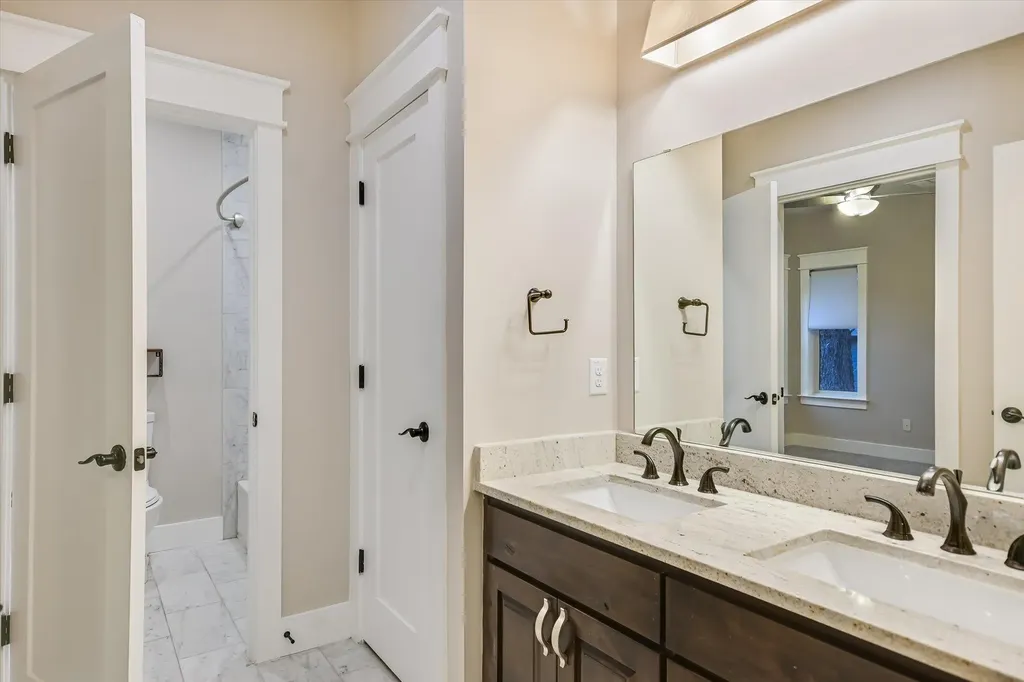 1613 Willow Street Austin TX 78702