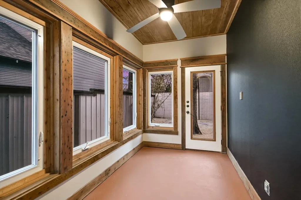 1613 Willow Street Austin TX 78702