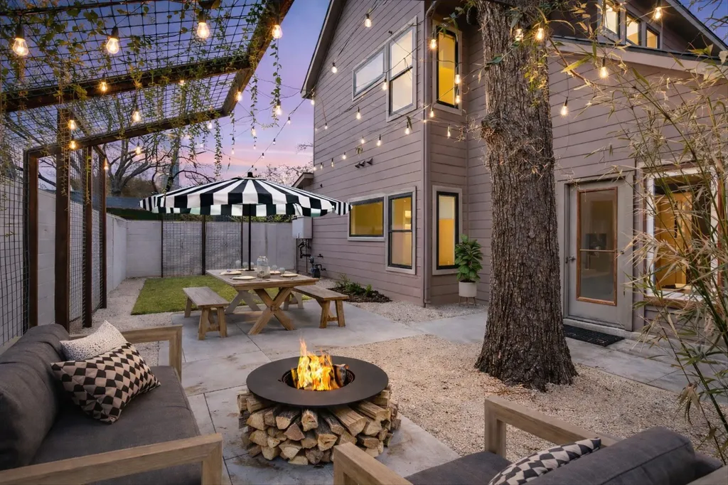 1613 Willow Street Austin TX 78702