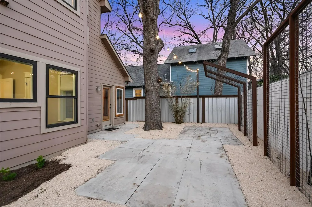 1613 Willow Street Austin TX 78702
