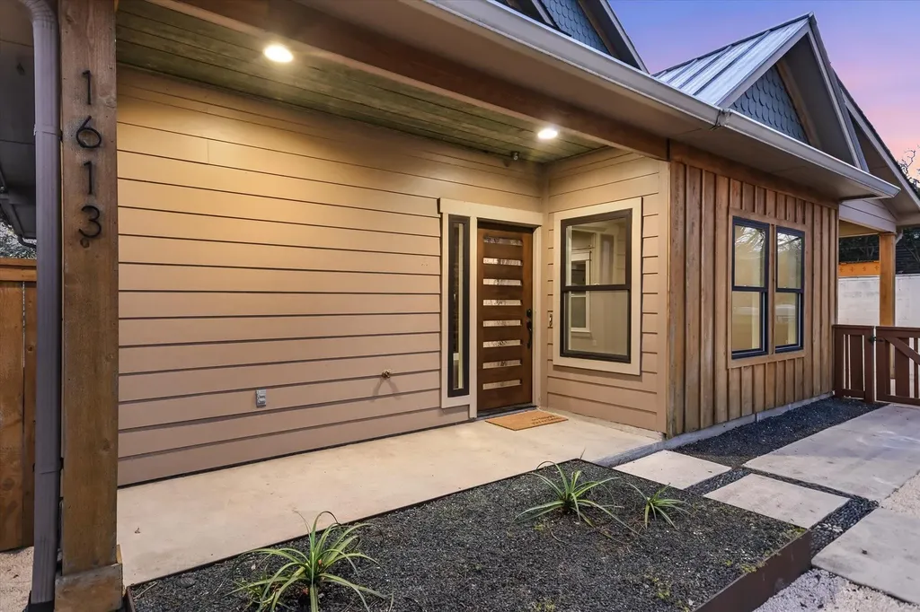 1613 Willow Street Austin TX 78702