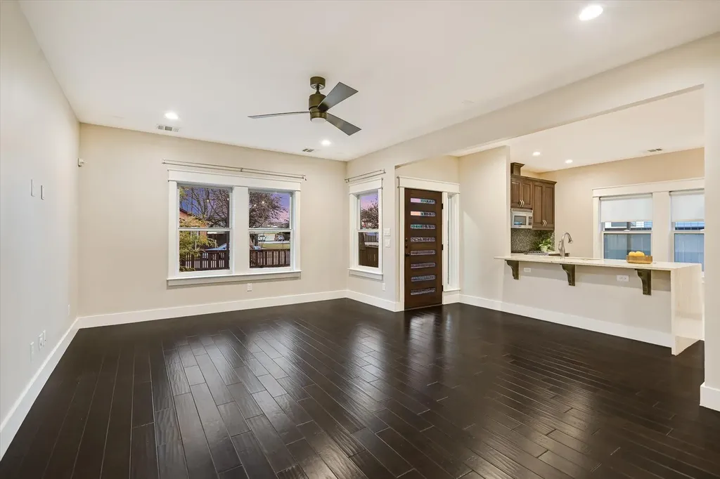 1613 Willow Street Austin TX 78702
