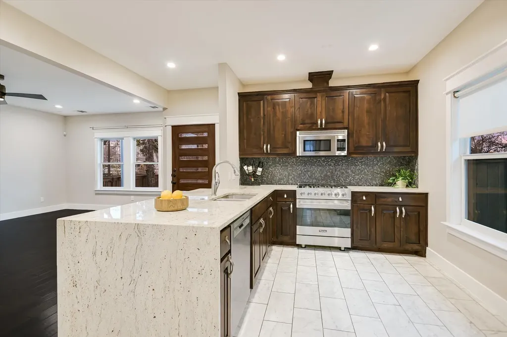 1613 Willow Street Austin TX 78702